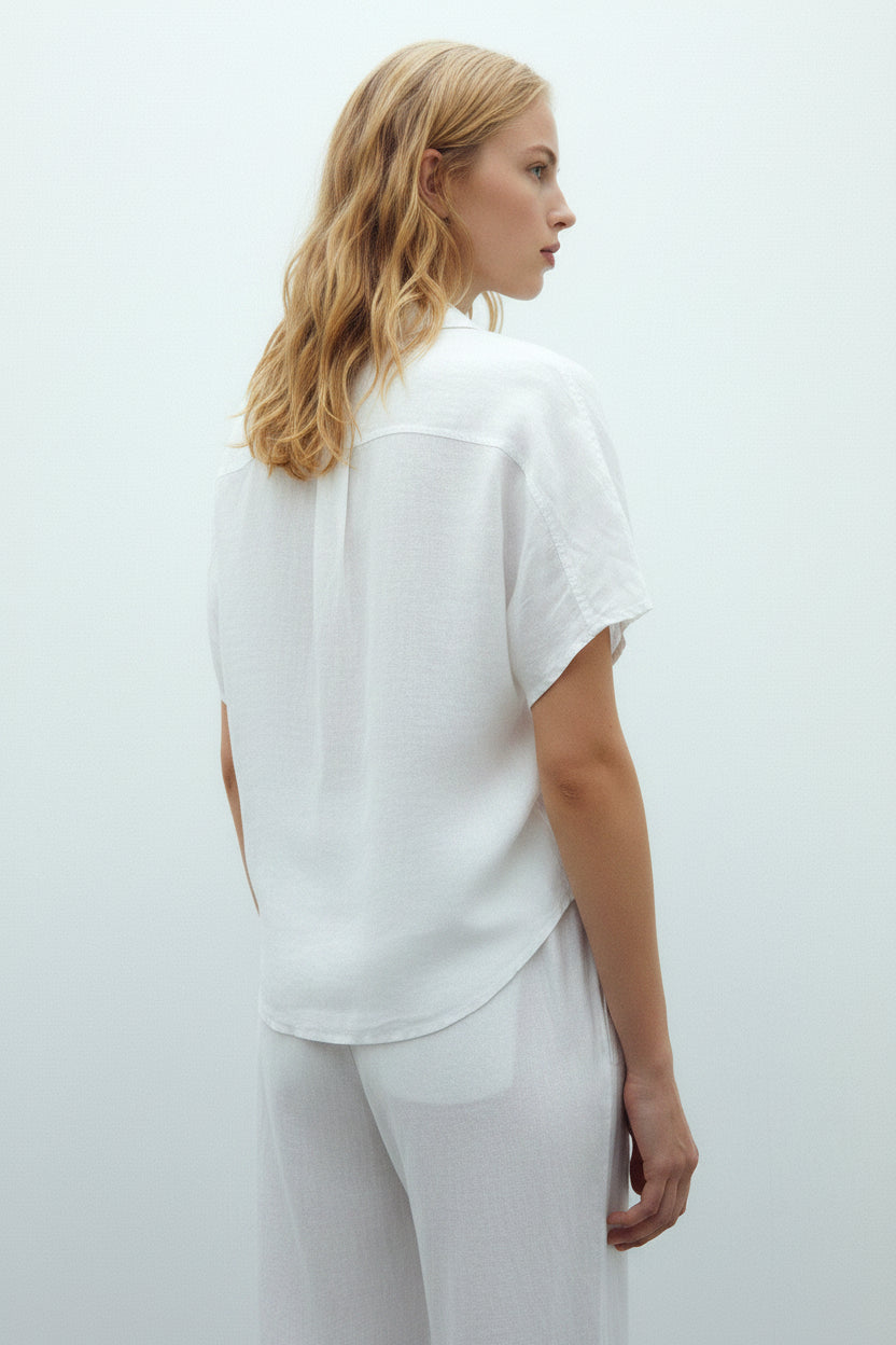 Camisa Andam para mujer en blanco con manga corta