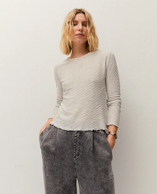 Camiseta abertura con textura