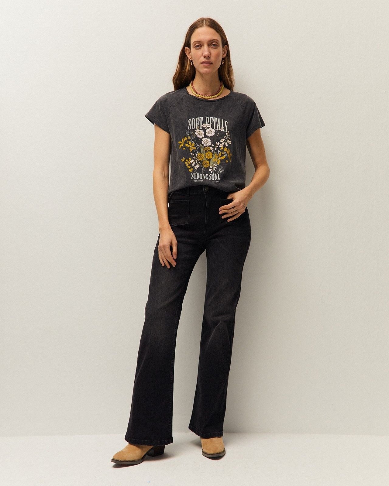 Camiseta de algodón System Action para mujer con print floral en gris oscuro