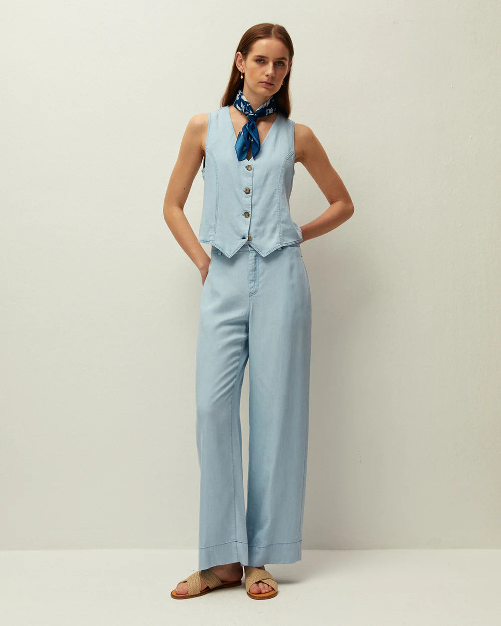 Pantalón System Action para mujer con caída fluida y efecto denim
