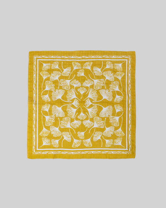 Pañuelo pequeño estampado en amarillo mostaza
