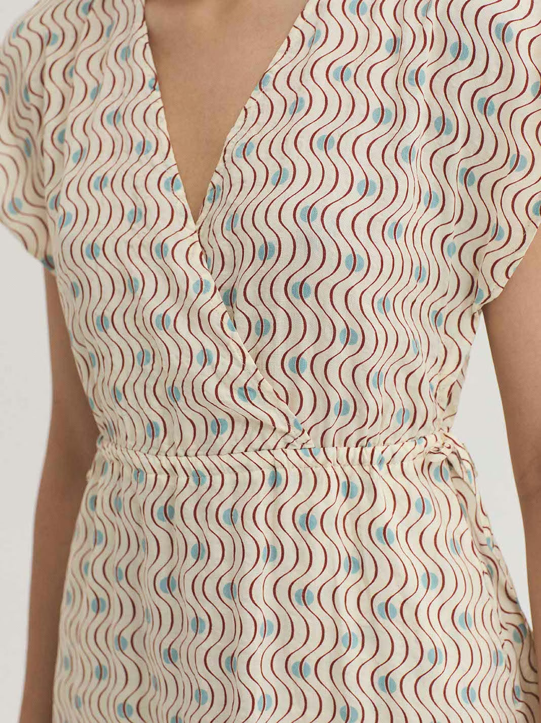 Vestido Nice Things midi con dibujo Hellenic Waves