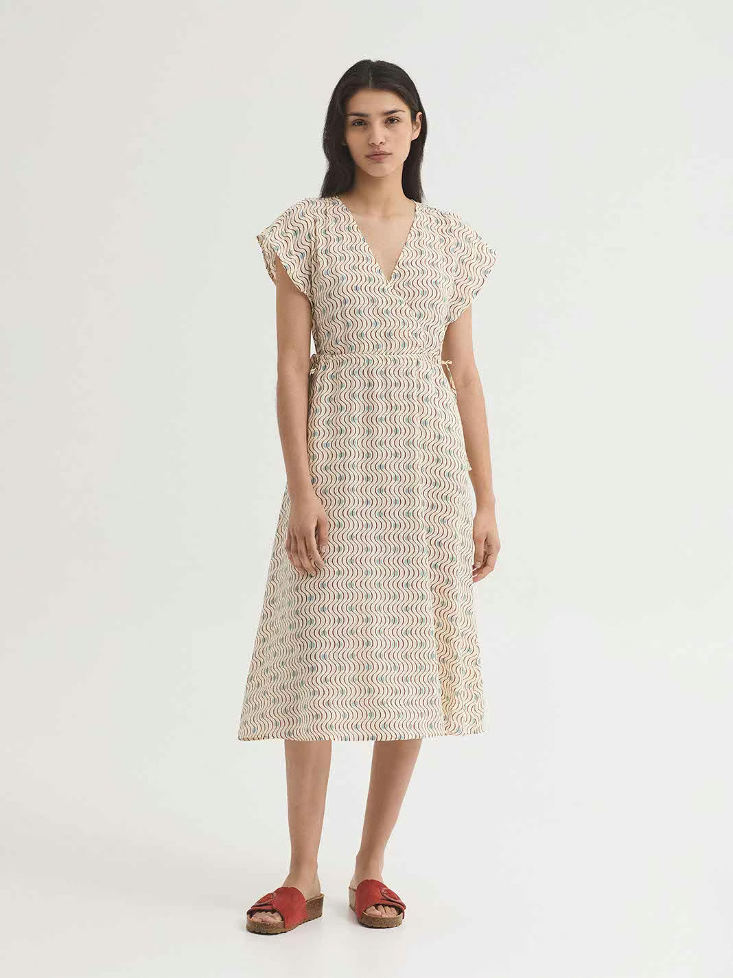 Vestido midi Hellenic Waves Nice Things en color crudo