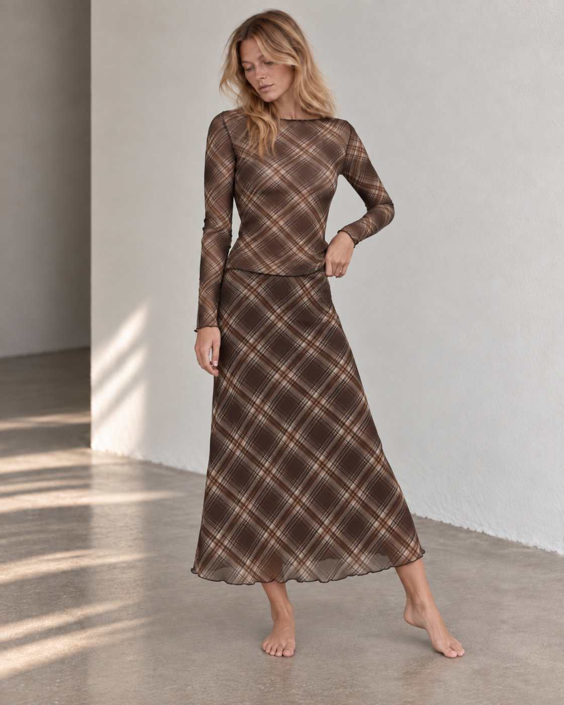 Look DSTilly de malla estampada marrón chocolate de Desires