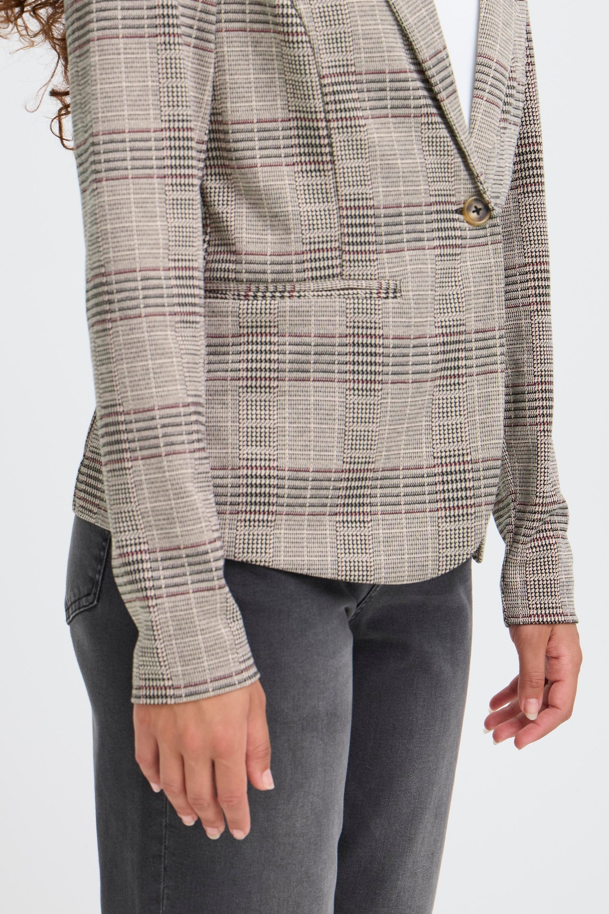 Blazer cuadros Ihmanse Check — look completo con pantalón coordinado