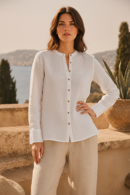 Detalle de camisa de lino Mark Up para mujer