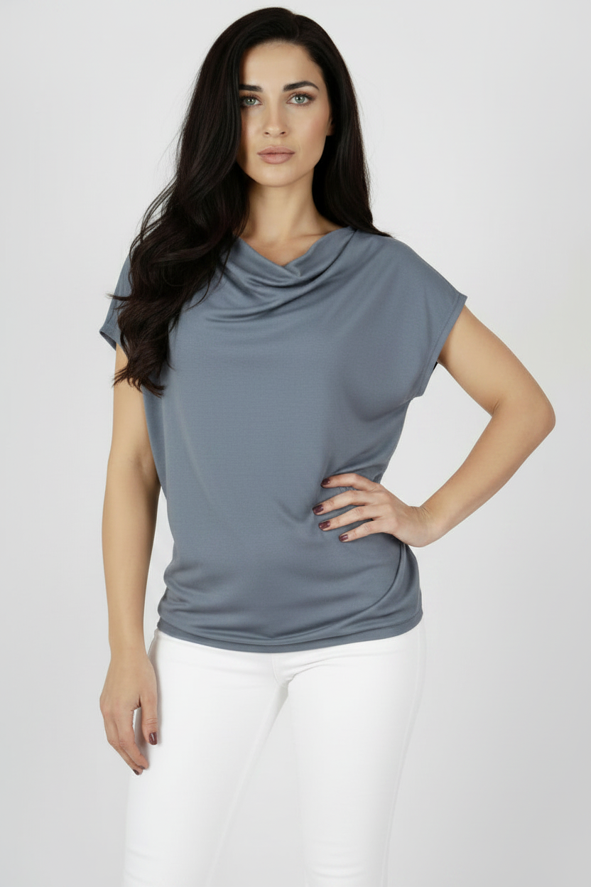 Vista de camiseta Marinello con cuello drapeado en blanco roto