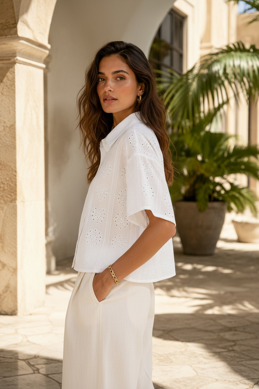 Top blanco con textura ligera
